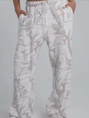 Dairy Boy Woodland Camo Sweatpants Size Small Great Condition